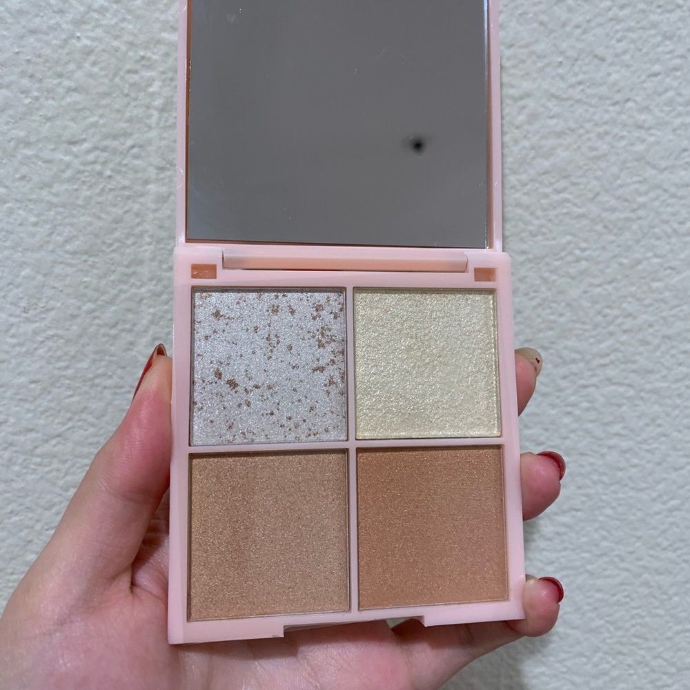kndr beauty highlighter palette